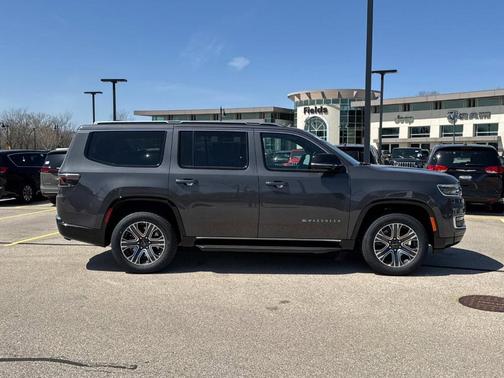 2025 Jeep Wagoneer Base