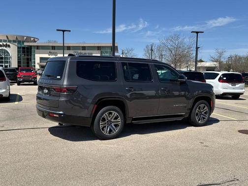 2025 Jeep Wagoneer Base