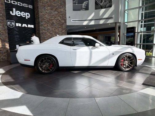 White Knuckle Clearcoat 2023 Dodge Challenger SRT Hellcat