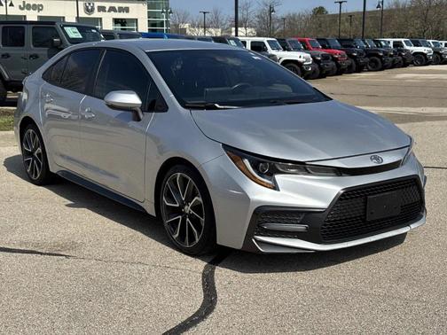 Classic Silver Metallic 2020 Toyota Corolla SE