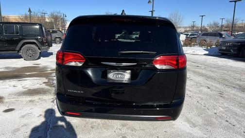 2025 Chrysler Voyager LX