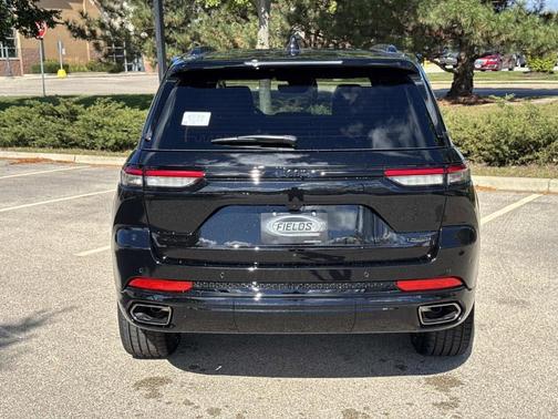 2025 Jeep Grand Cherokee Summit