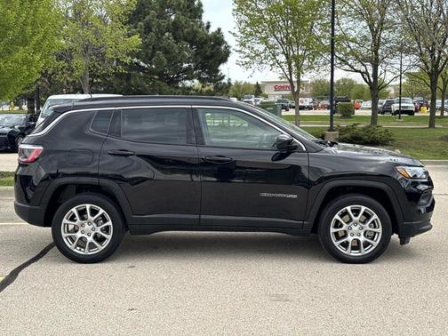 Diamond Black 2024 Jeep Compass Latitude Lux