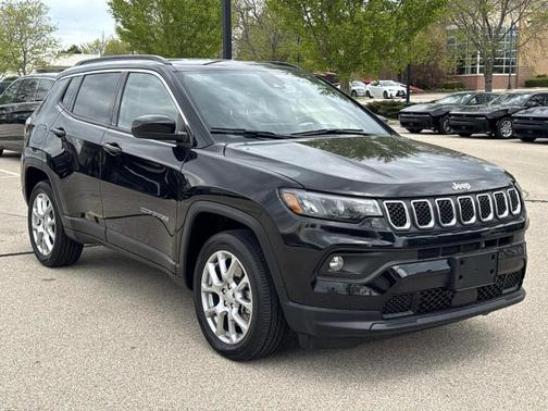 Diamond Black 2024 Jeep Compass Latitude Lux