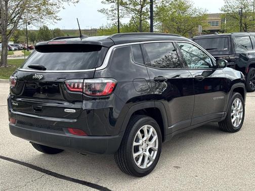 Diamond Black 2024 Jeep Compass Latitude Lux