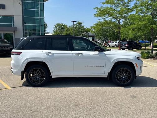2025 Jeep Grand Cherokee Summit