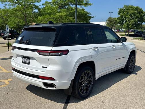 2025 Jeep Grand Cherokee Summit