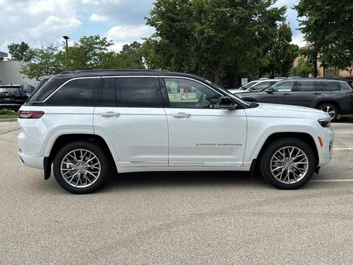 2025 Jeep Grand Cherokee Summit