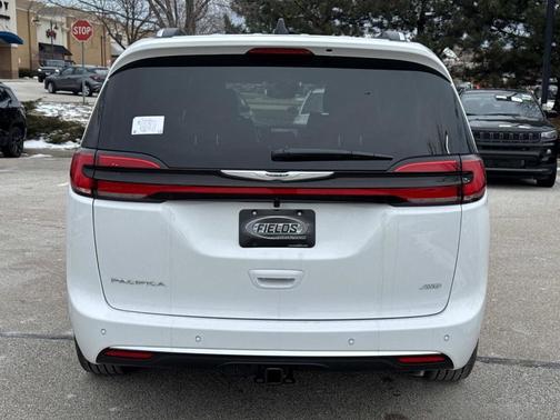 2026 Chrysler Pacifica Pinnacle AWD