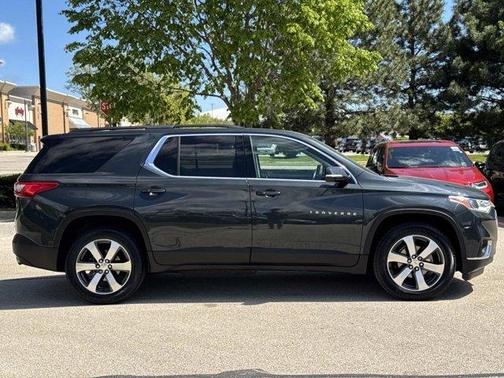 Graphite Metallic 2019 Chevrolet Traverse LT Leather