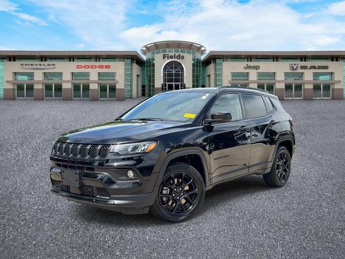 Diamond Black 2024 Jeep Compass Latitude