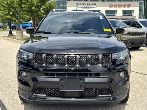 Diamond Black 2024 Jeep Compass Latitude