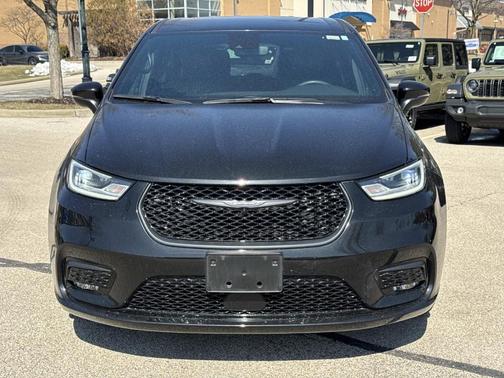 2023 Chrysler Pacifica Hybrid Touring L