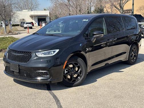 2023 Chrysler Pacifica Hybrid Touring L