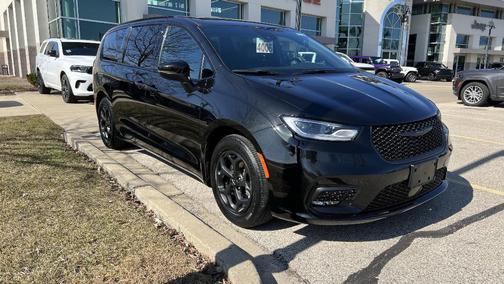2023 Chrysler Pacifica Hybrid Touring L