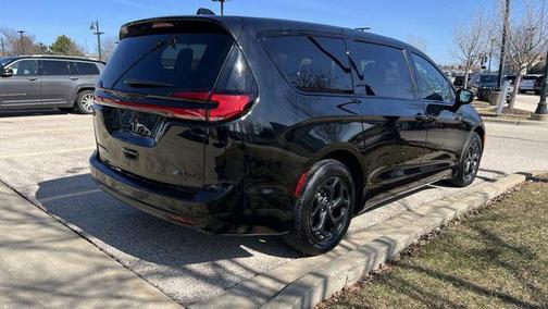 2023 Chrysler Pacifica Hybrid Touring L
