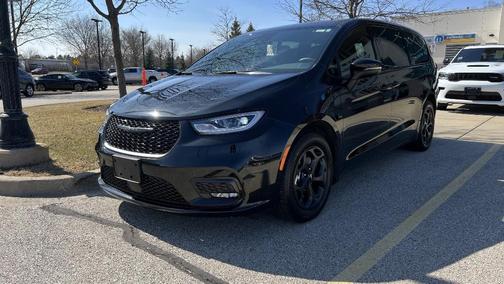 2023 Chrysler Pacifica Hybrid Touring L