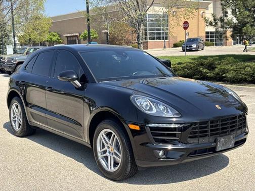 Black 2018 Porsche Macan