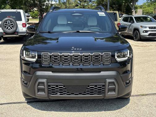 Diamond Black 2026 Jeep Cherokee LAREDO/LIMITED