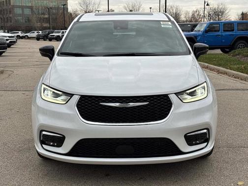 Bright White 2026 Chrysler Pacifica Limited