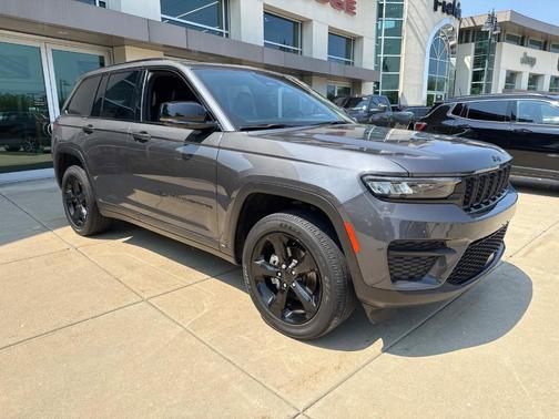 2022 Jeep Grand Cherokee Altitude