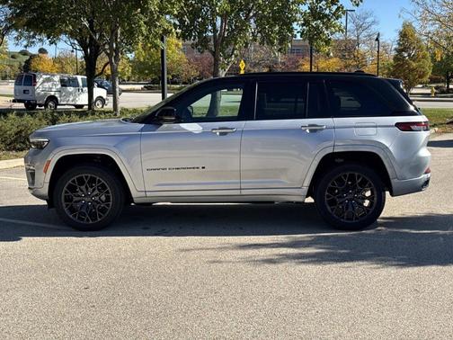 2025 Jeep Grand Cherokee Summit