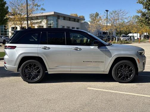 2025 Jeep Grand Cherokee Summit