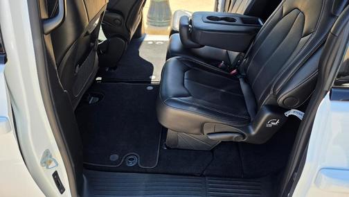 Bright White 2026 Chrysler Pacifica Select