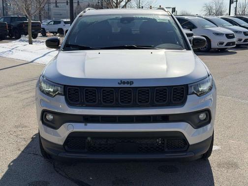 Silver Zynith 2026 Jeep Compass Latitude