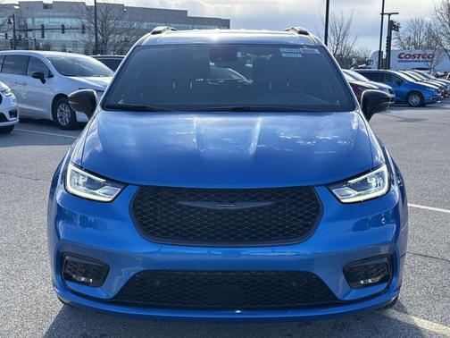 2026 Chrysler Pacifica Select AWD