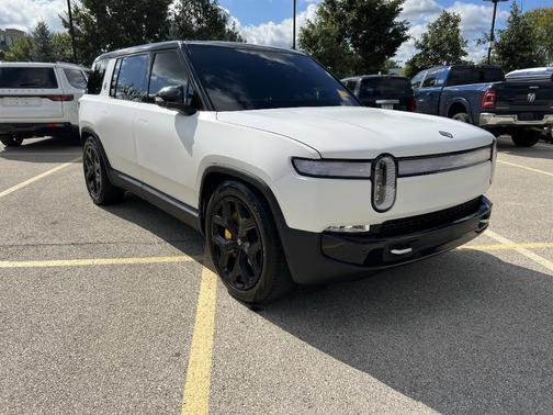 2024 Rivian R1S Adventure