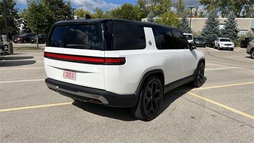2024 Rivian R1S Adventure