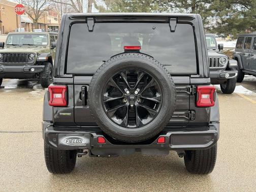 2021 Jeep Wrangler Unlimited Sahara Altitude