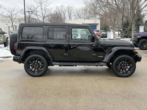 2021 Jeep Wrangler Unlimited Sahara Altitude