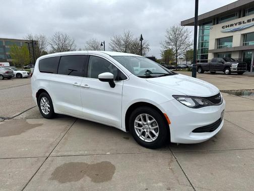 2017 Chrysler Pacifica LX