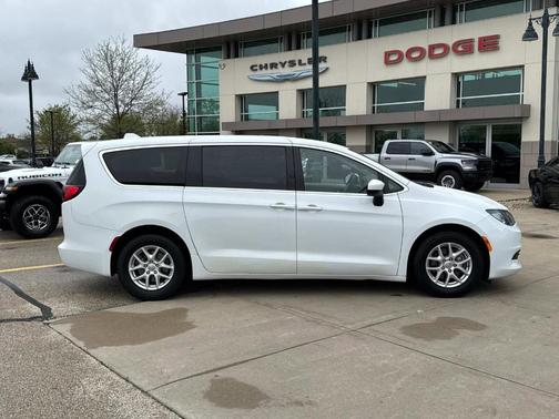 2017 Chrysler Pacifica LX