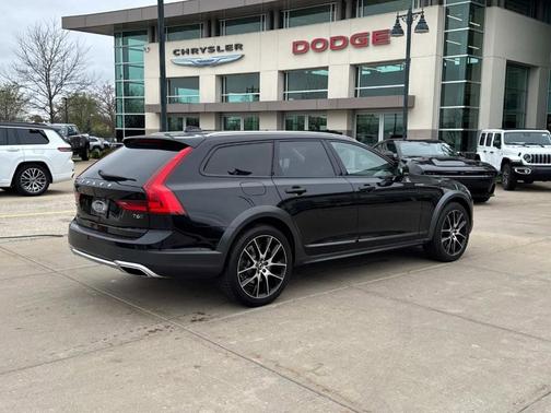 2018 Volvo V90 Cross Country T6