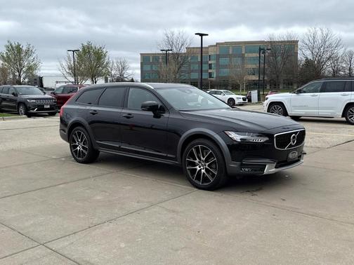 2018 Volvo V90 Cross Country T6