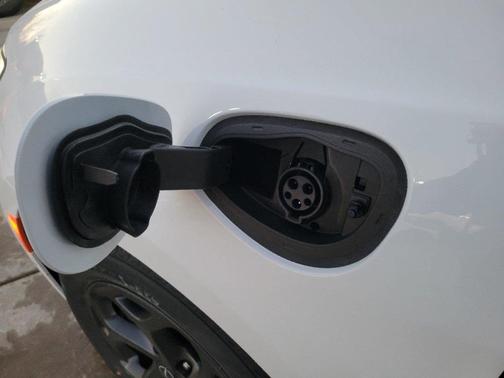 2025 Chrysler Pacifica Hybrid Select