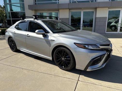 2021 Toyota Camry Hybrid XSE