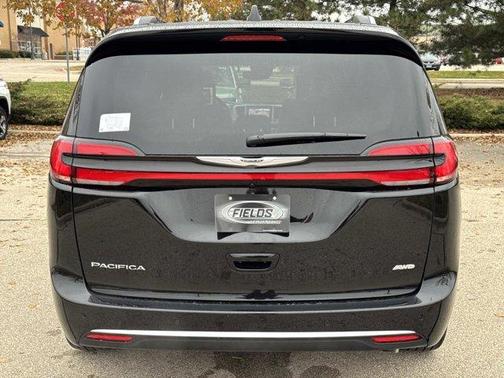 2026 Chrysler Pacifica Pinnacle AWD