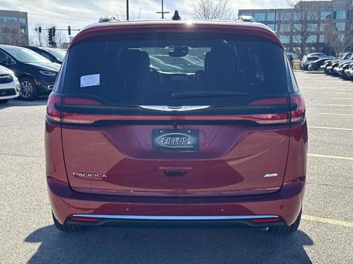 2026 Chrysler Pacifica Pinnacle AWD