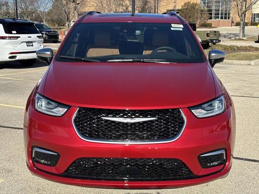 2026 Chrysler Pacifica Pinnacle AWD