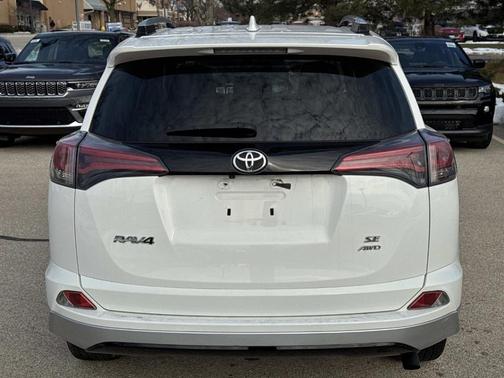 2016 Toyota RAV4 SE