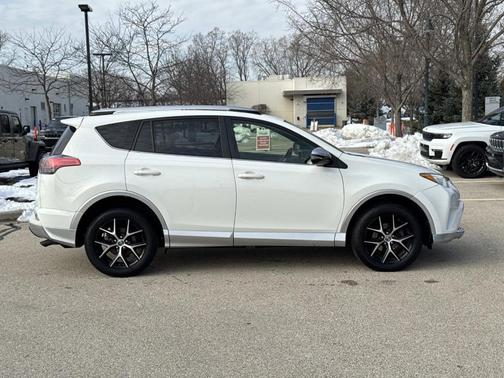 2016 Toyota RAV4 SE