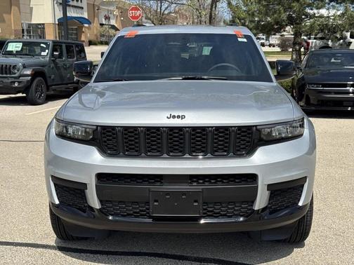 Silver Zynith 2025 Jeep Grand Cherokee L Laredo
