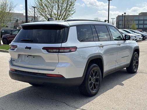 Silver Zynith 2025 Jeep Grand Cherokee L Laredo