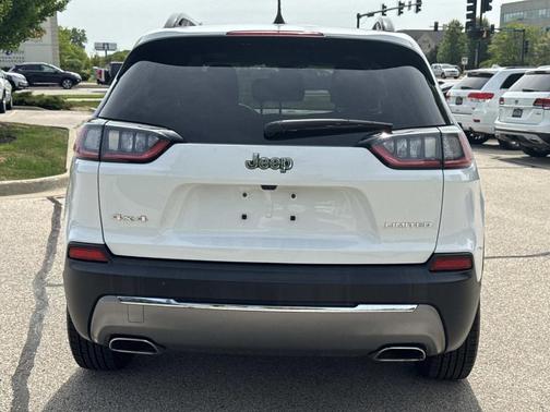 Bright White Clearcoat 2022 Jeep Cherokee Limited