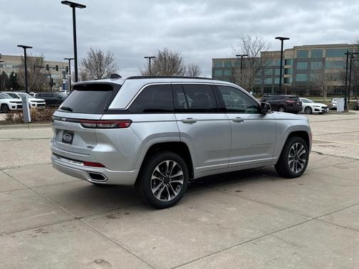 2025 Jeep Grand Cherokee Overland