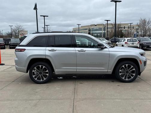 2025 Jeep Grand Cherokee Overland